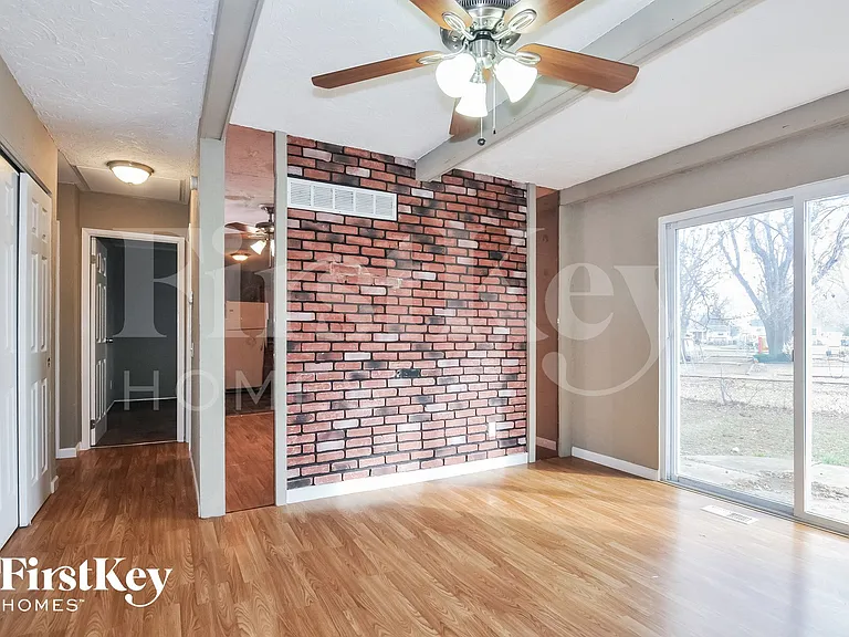 2064 Aristocrat Dr — Photo 4