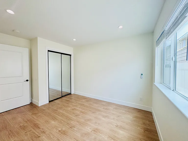 165 Tulip Ln #103 — Photo 18