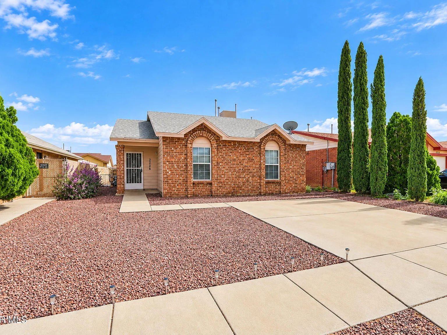 3 bed, 2.0 bath, 1200 sqft, $1,395 — Photo 1