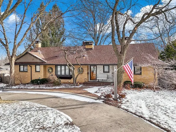 1125 18th St, West Des Moines, IA 50265