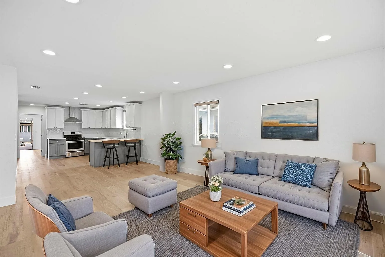 3 bed, 1519 sqft, $4,830 — Photo 1
