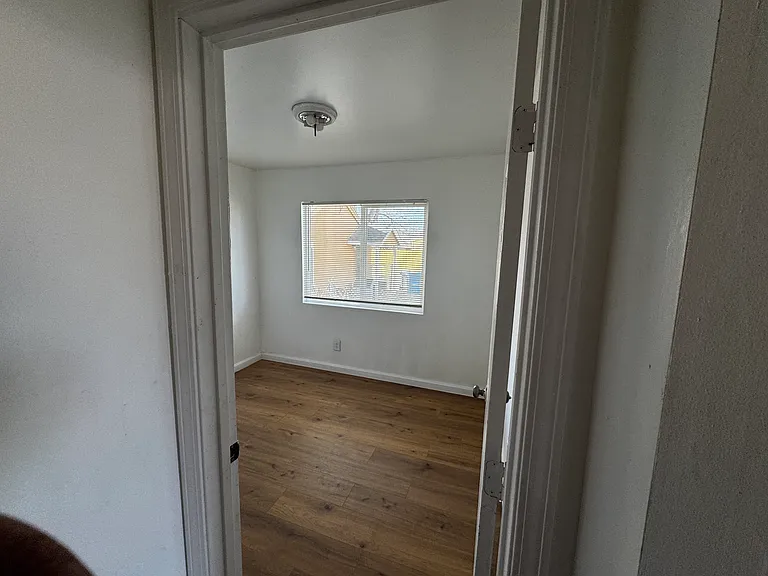 5812 Riverside Dr — Photo 2