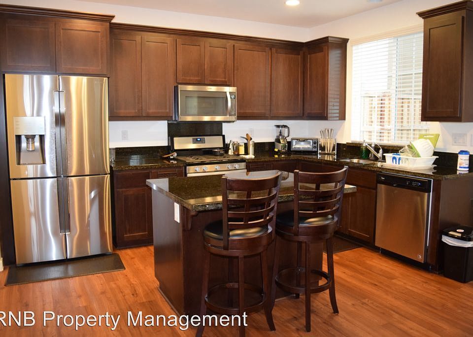 1st image of 1129 Oakbriar Cir