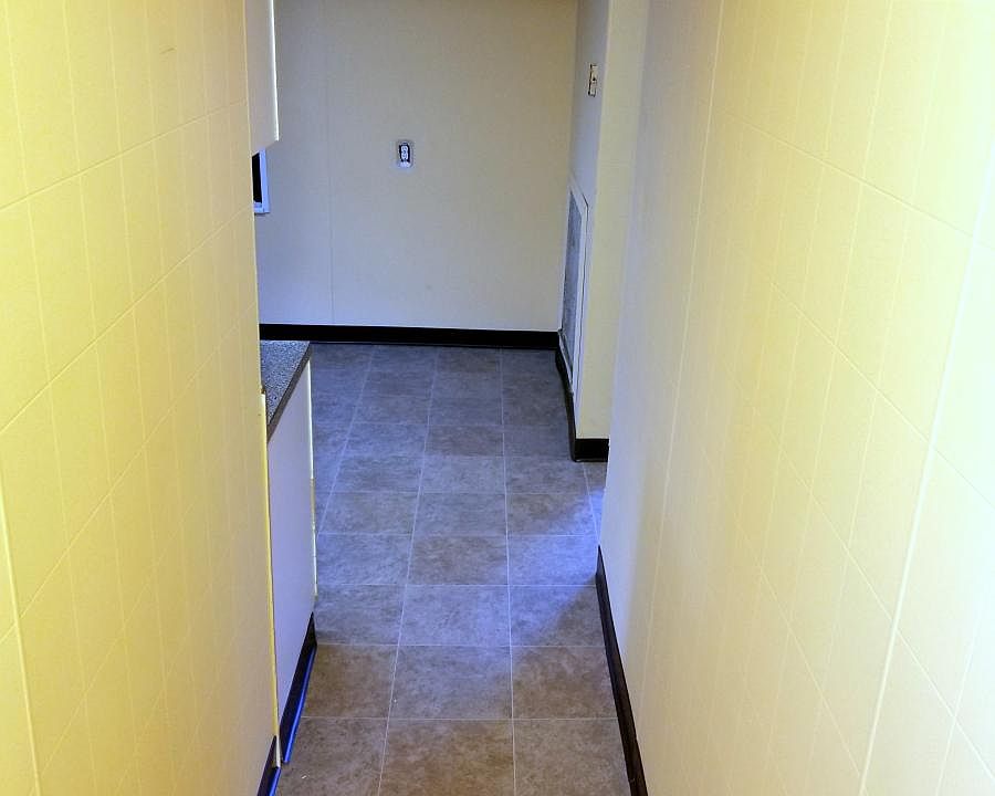 1st image of 10 Broad St E #1