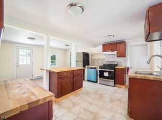 40 Green St, Oxford, NJ 07863