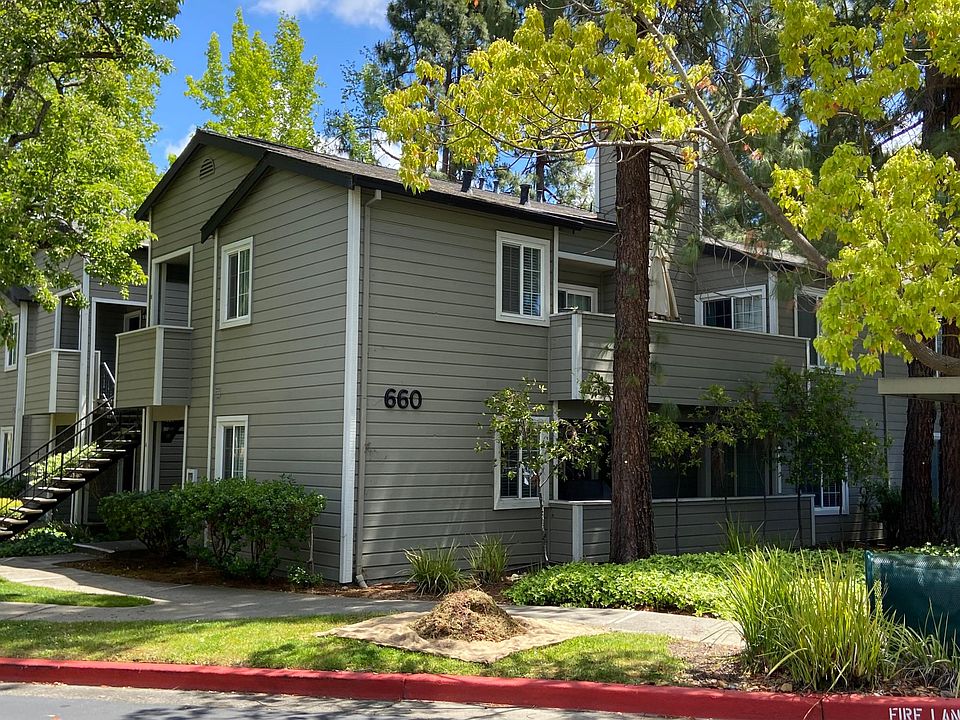 External View, 2nd floor condo