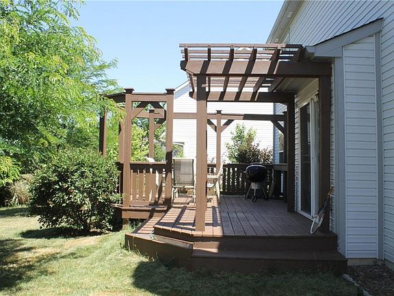 4th image of 5914 Oakcrest Dr