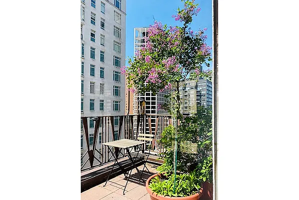 Rented by Warburg | media 4