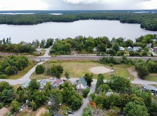 35 Muskoka Rd, Georgian Bay, ON P0C1H0