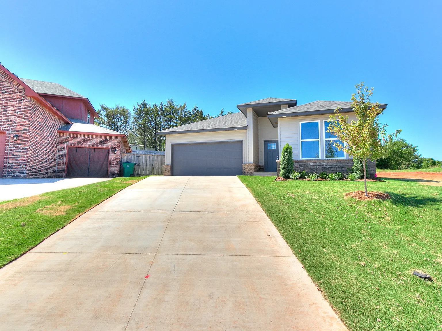 3 bed, 1988 sqft, $2,350 — Photo 1