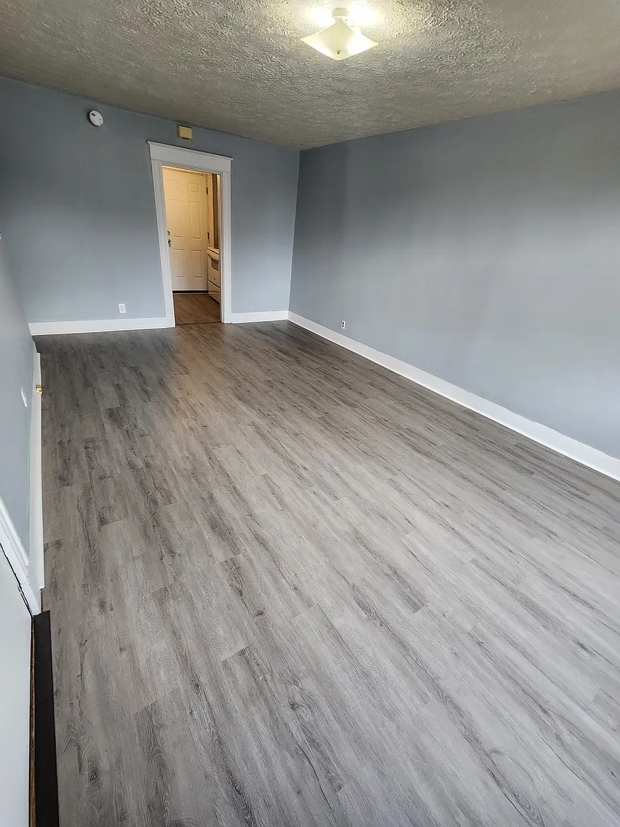 Building Photo - 129 Oak St #7