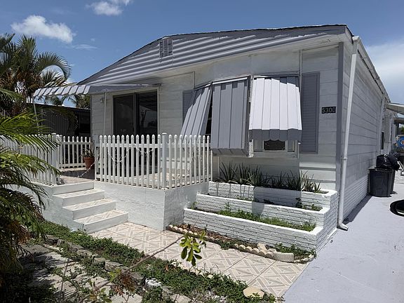 2nd image of 5300 SW 22nd Avenue