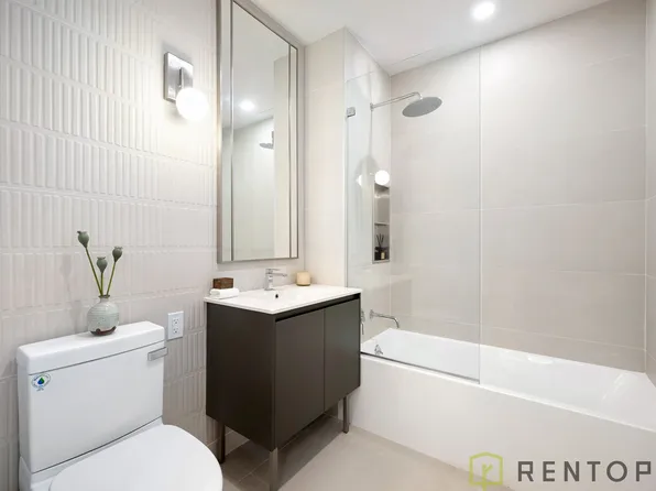 555 West 45th Street image 10 of 22