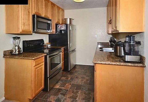 3rd image of 175 Sierra Dr #0