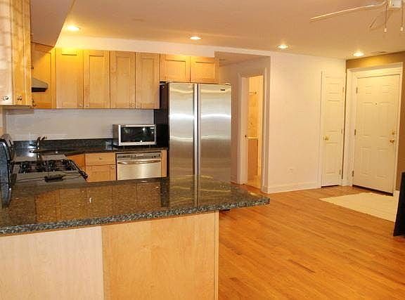 4th image of 3839 N Wayne Ave #G