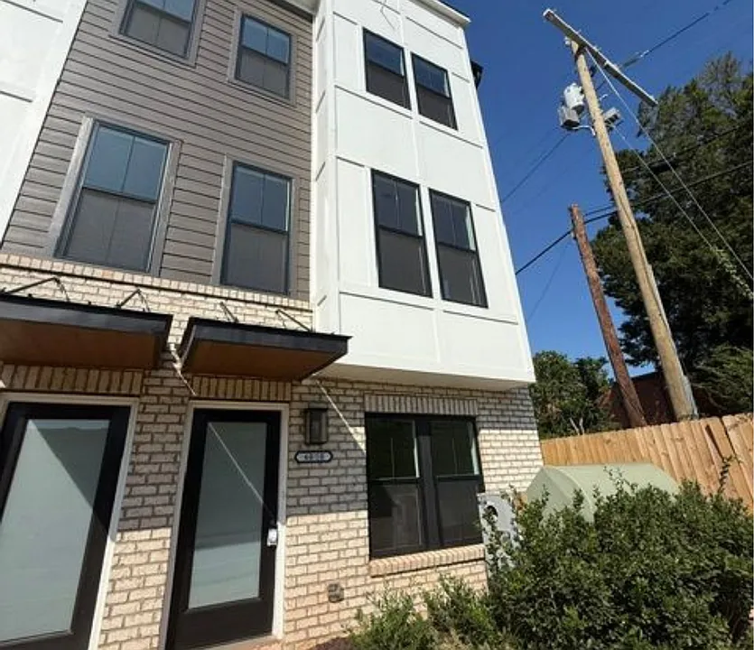 6010 Old Pineville Rd