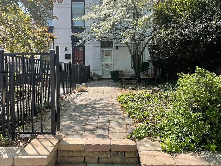 1383 Potomac Ave SE — Photo 1