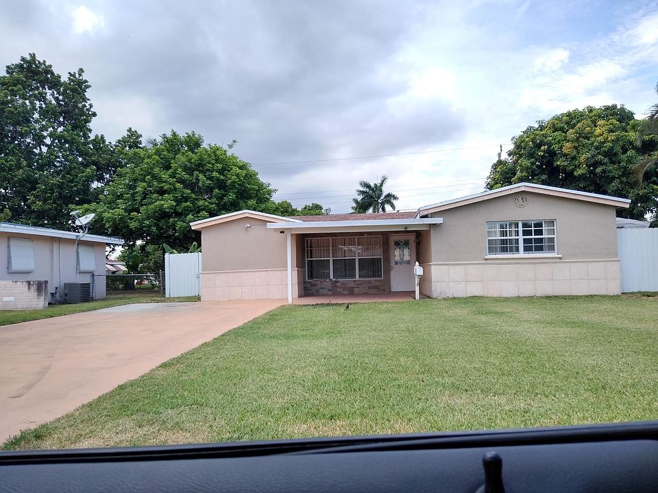 1st image of 15004 Norfolk Ln