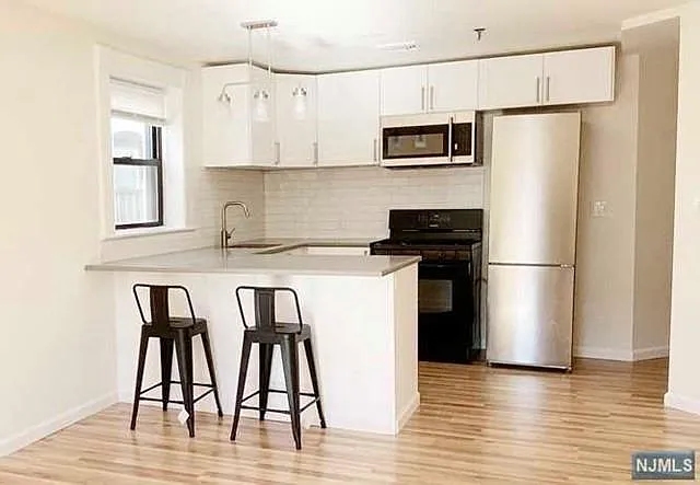 18-22 Engle St #R-18 — Photo 10