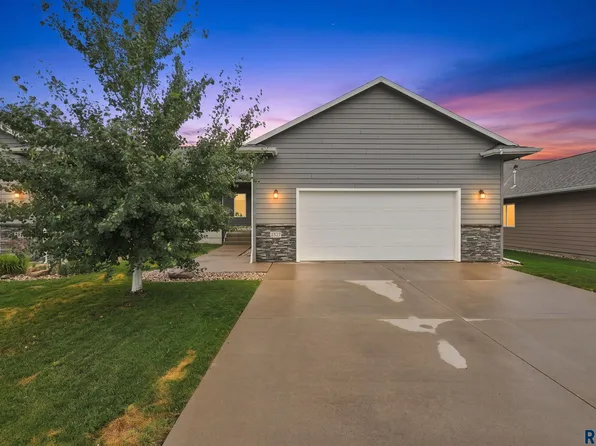 2327 N Main St, Tea, SD 57064