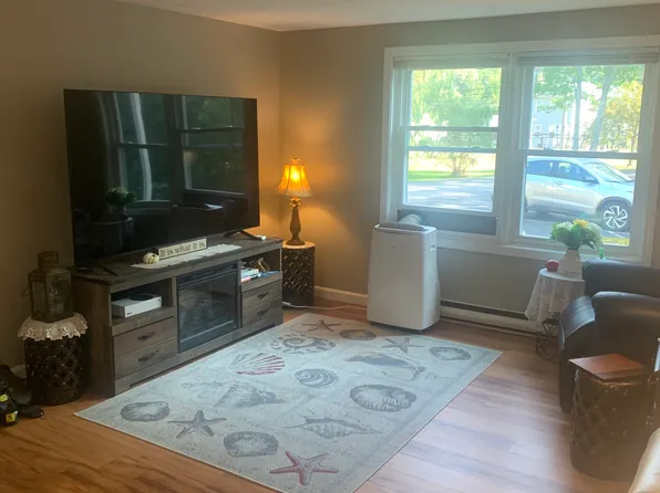 34 Ocean Park Rd, Saco, ME 04072