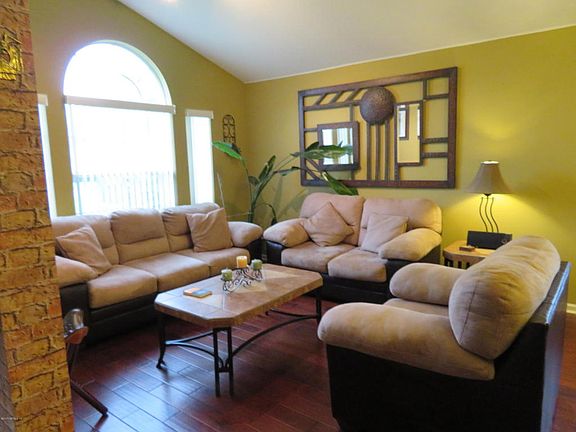 5th image of 581 Grand Parke Dr