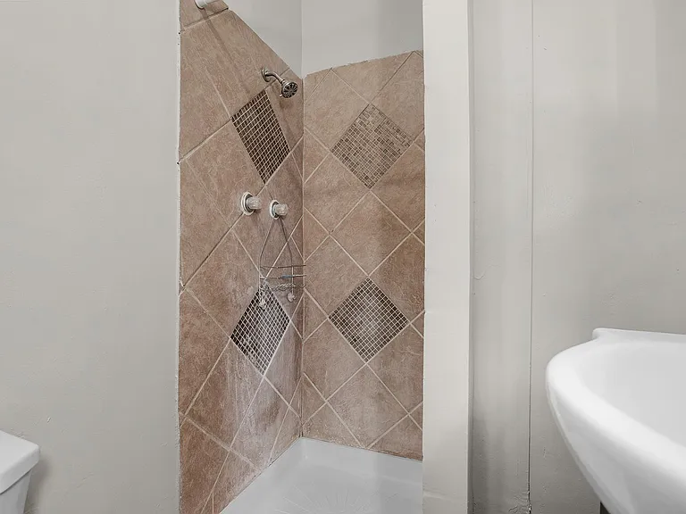 3503 Oakmont Ave — Photo 10