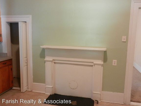 3rd image of 430-B College St