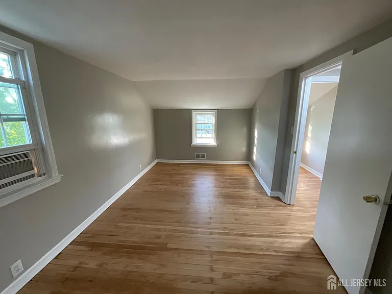 54 Randolph Ave — Photo 6