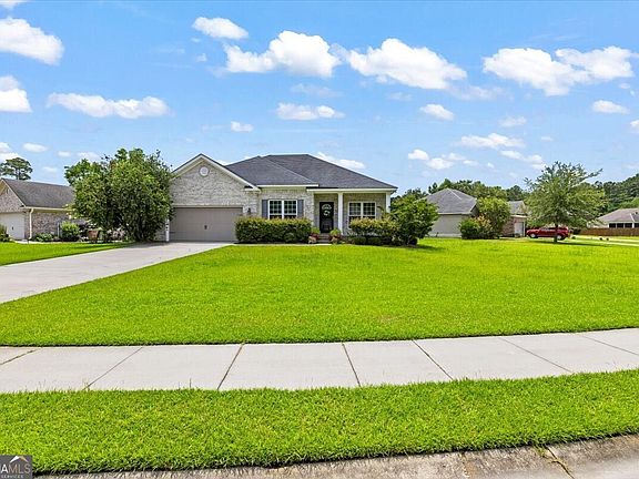 3rd image of 348 Brighton Woods Dr