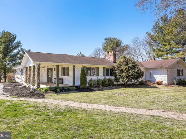 224 Old Leetown Pike, Kearneysville, WV 25430