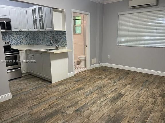 2nd image of 53 NE 49th St APT 1