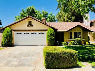 1305 Windsor Pl, Palmdale, CA 93551