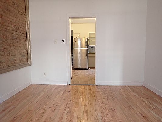3rd image of 529 Hinsdale St #1R