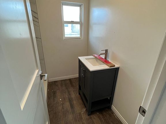 5th image of 3351 Rexford St #3355