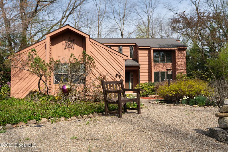 4th image of 14 Longwood Drive