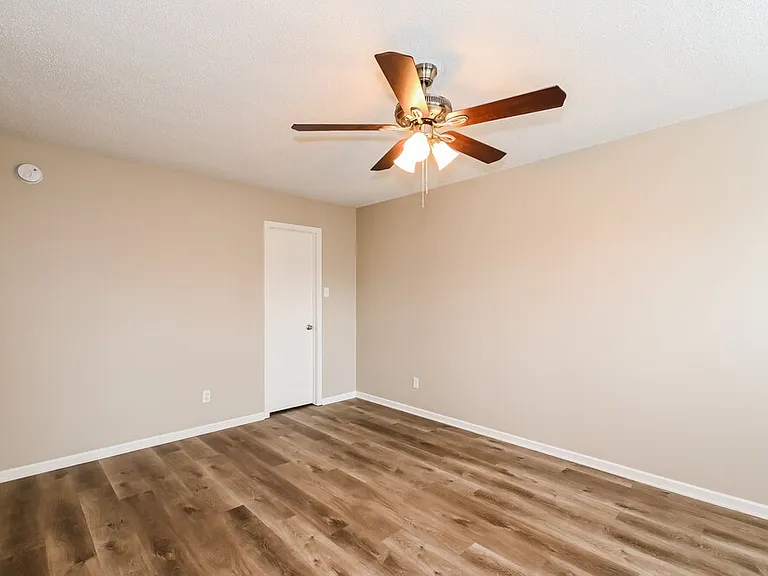 8652 Orchard Grove Ln — Photo 15