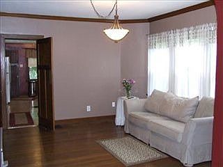 4th image of 3066 Fairmont Ave