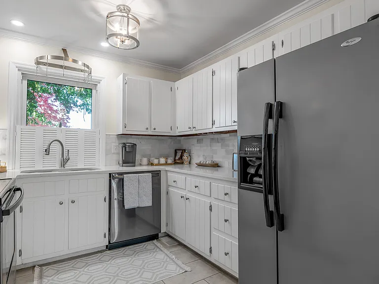 1132 Dunbarton Ln — Photo 23