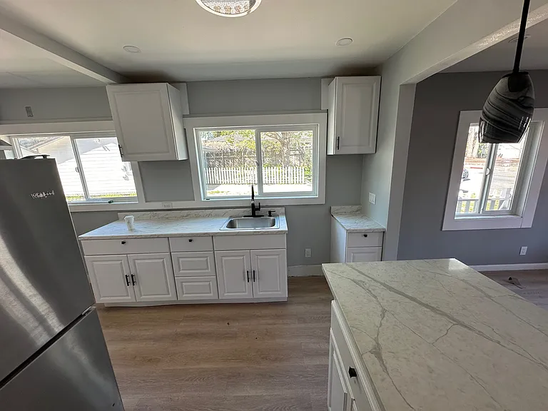 135 Market St — Photo 13