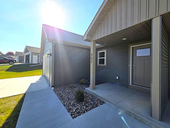3rd image of 402 Michael Fitz Ln