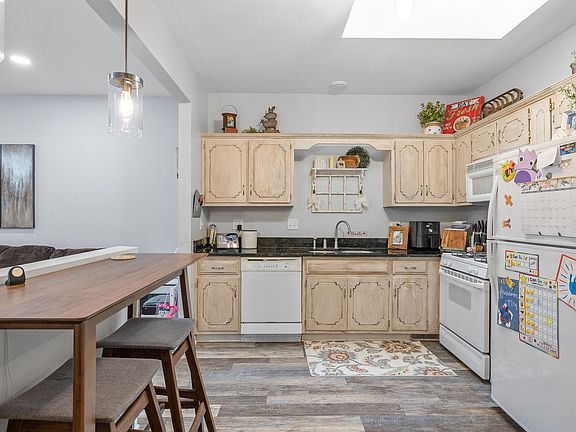 5th image of 2054 Susanna Way Unit 2054