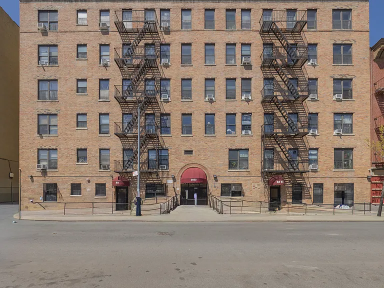 2023 Belmont Ave #5C — Photo 11