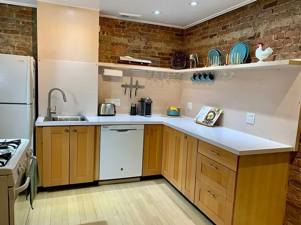 214 Avenue A APT 1B, New York, NY 10009