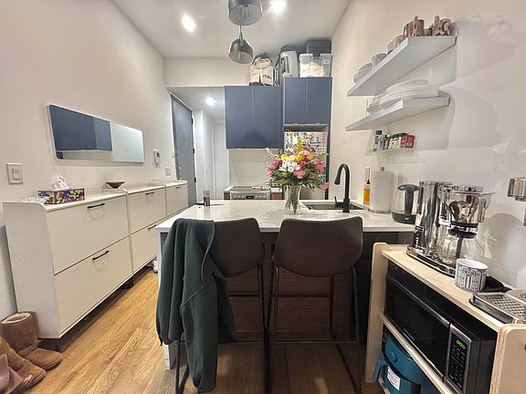 3rd image of 119 Boerum St APT 3R