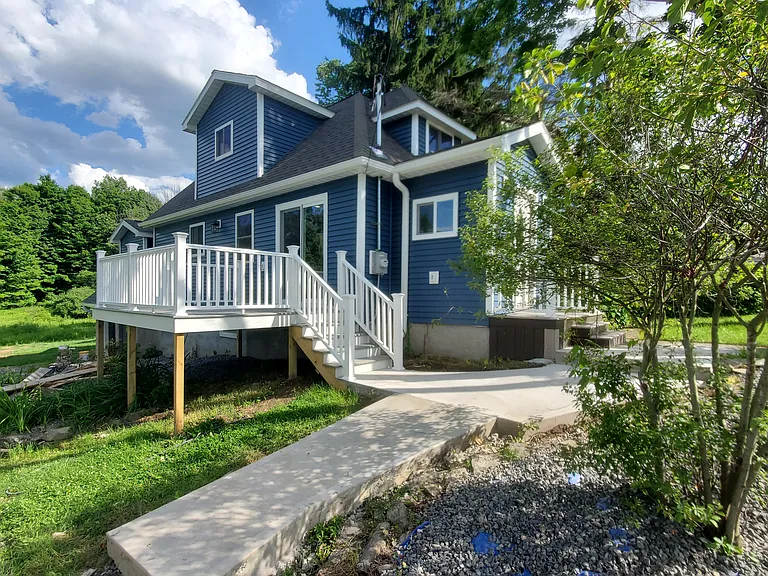 2570 Graffenburg Rd — Photo 32