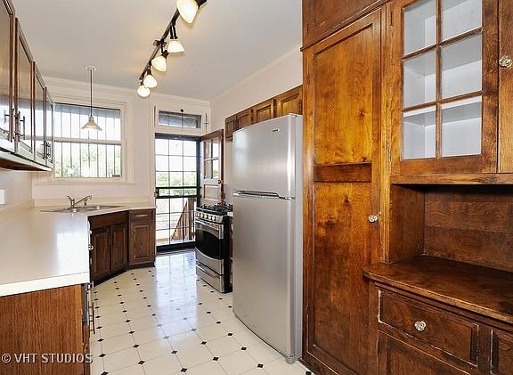 5th image of 1718 W Estes Ave #3
