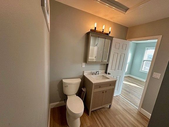 4th image of 115 Columbia St #2