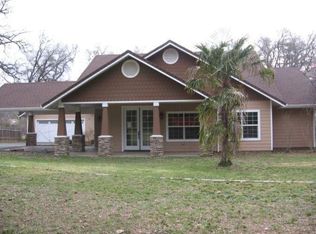 5881 Live Oak Ln, Redding, CA 96001