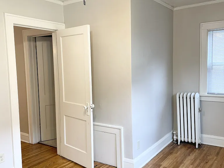 St. Clair Apartments — Photo 11